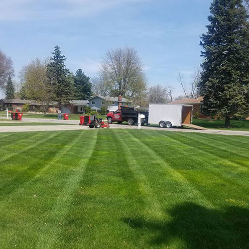 lawn care troy mi